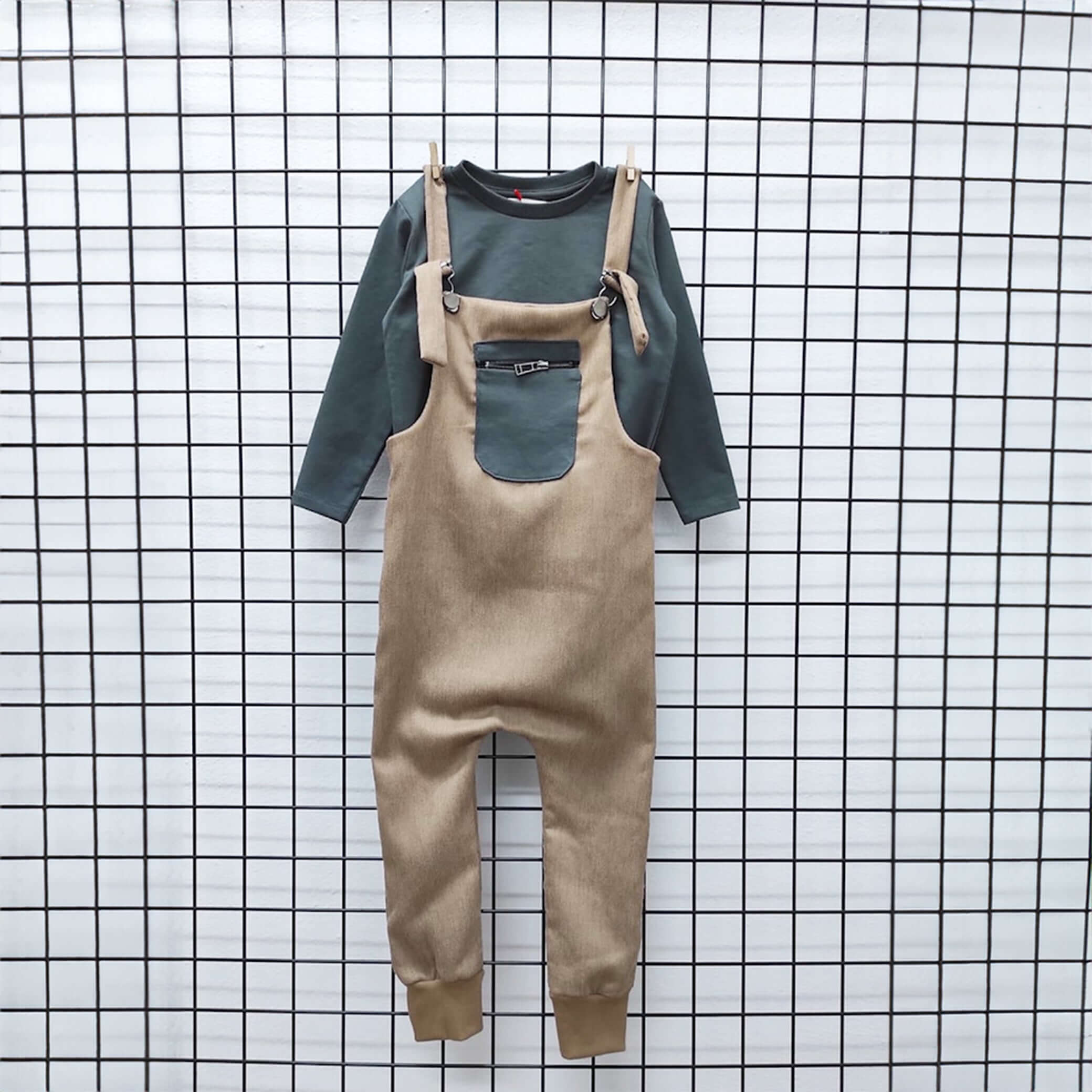 2-teiliges- Set "Velved Collection" Overall + Sweatshirt in Beige