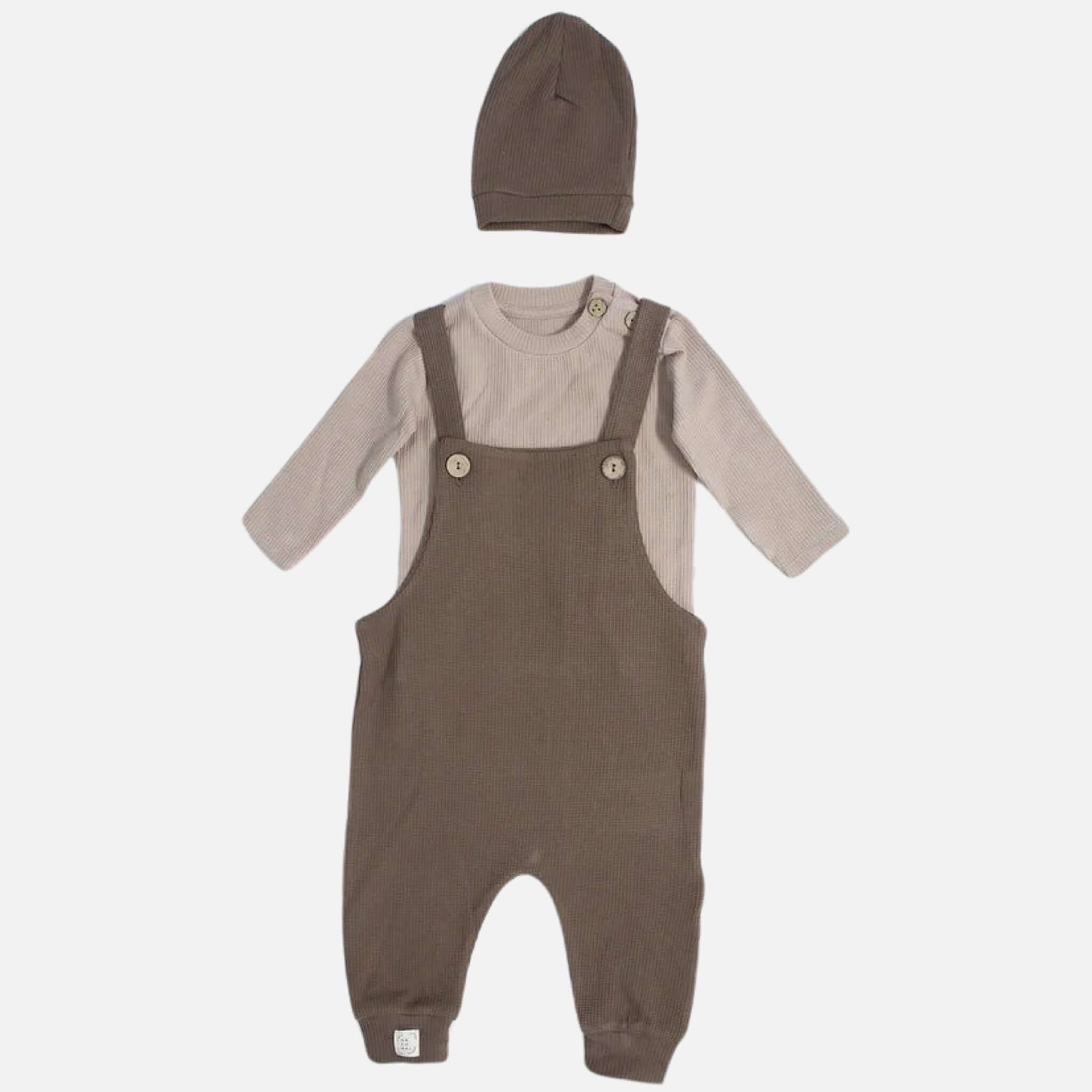 3er-Set Natural Waffle Overall + Pullover + Mütze in Braunfarbe