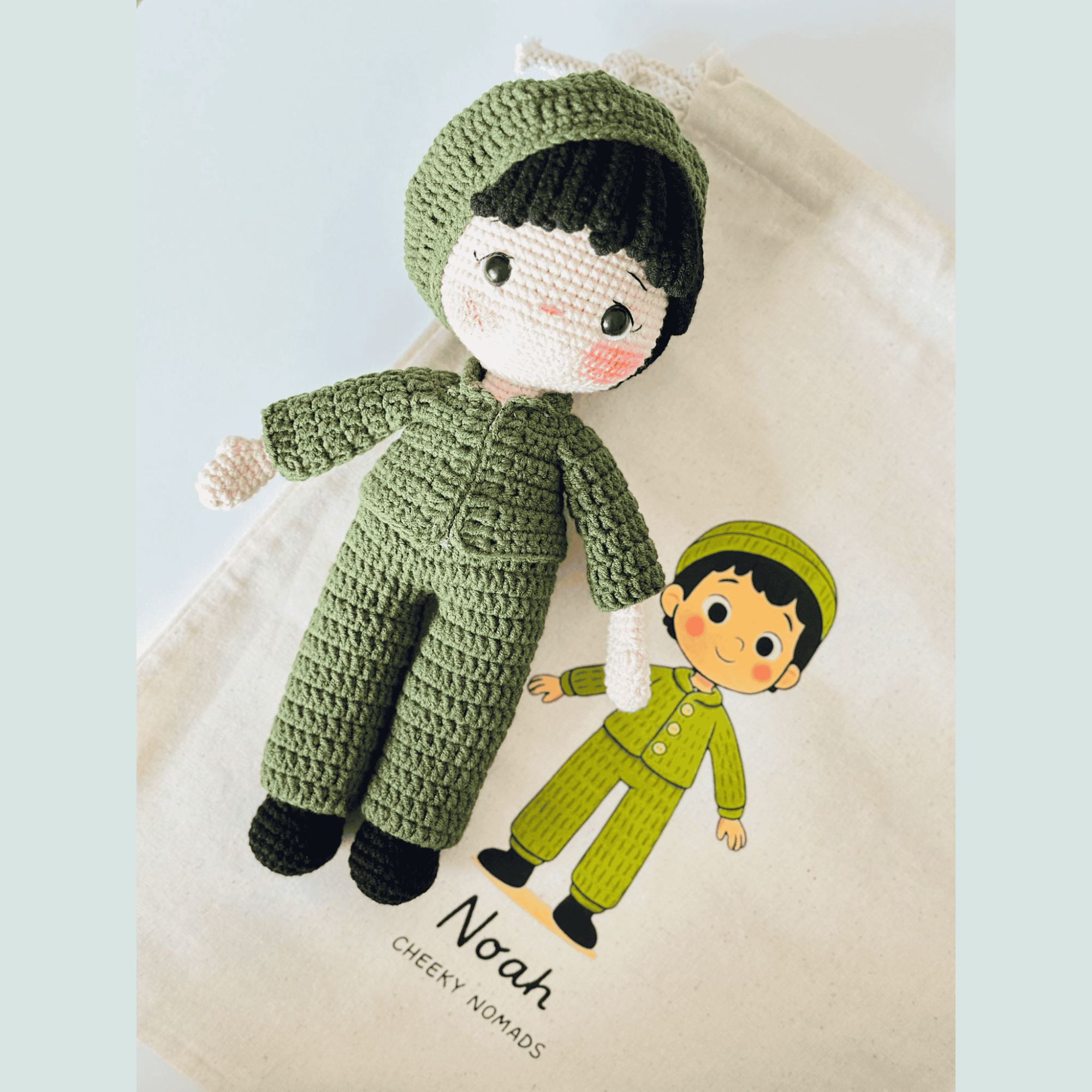 handgemachter Amigurumi Freund Noah - Bio-Häkelpuppe