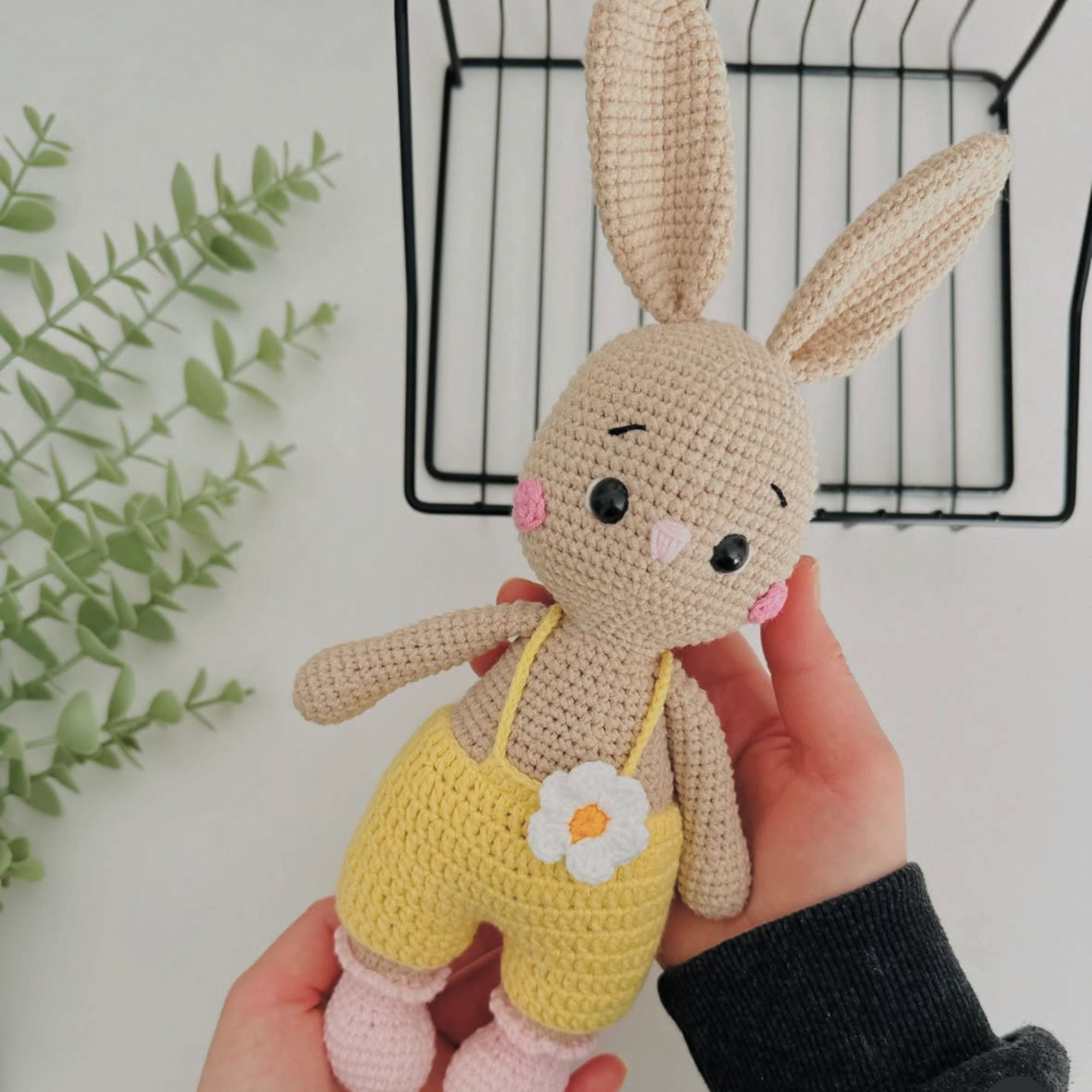 handgemachtes Bio-Amigurumi Kaninchen Daisy