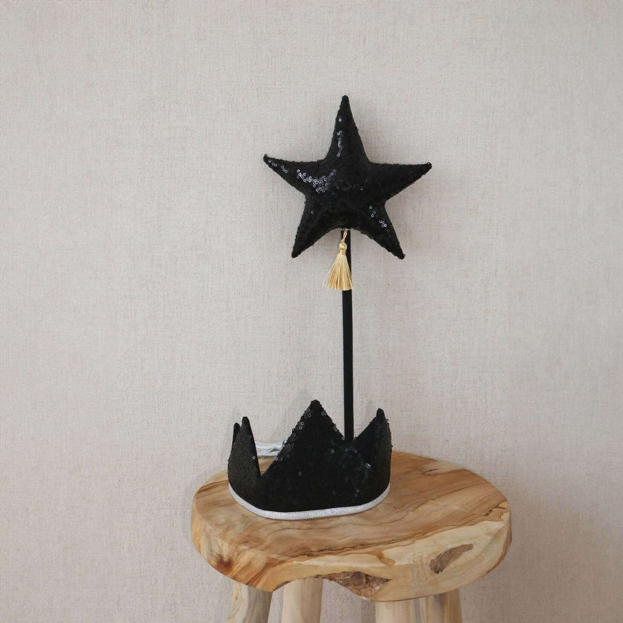 Schwarze  Krone und Zauberstab
