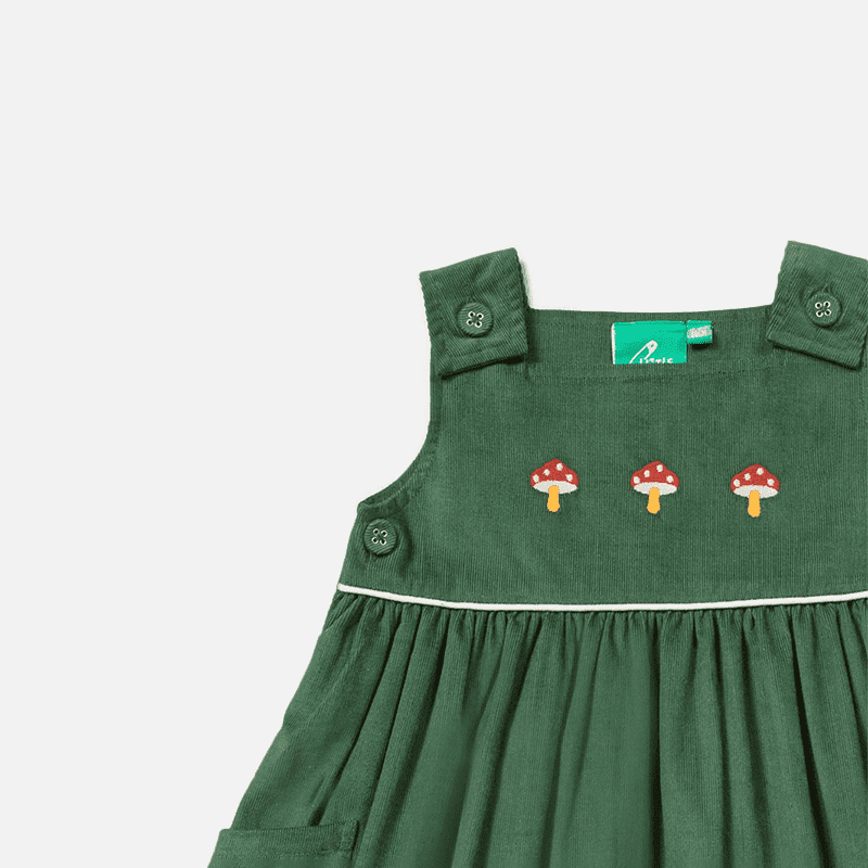 Besticktes Toadstool Cord Pinny Kleid -  Close-up