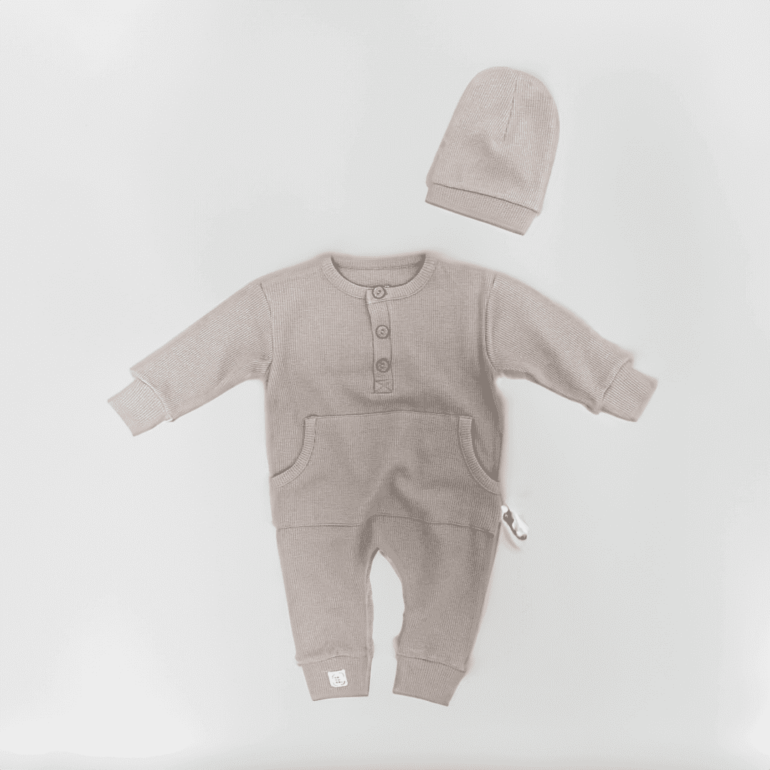 Baby Natural Overall und Mütze für babies in Beige