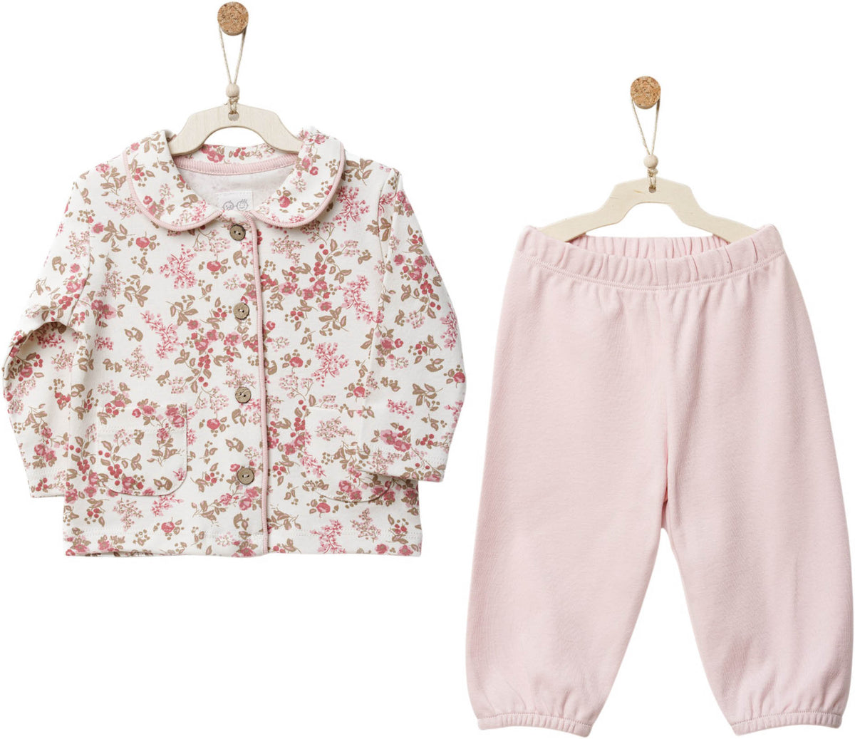 Zweiteiliges Andywawa Baby-Pyjama Floral Dreams mit geblümtem Knopfoberteil und rosafarbener Hose aus Baumwolle