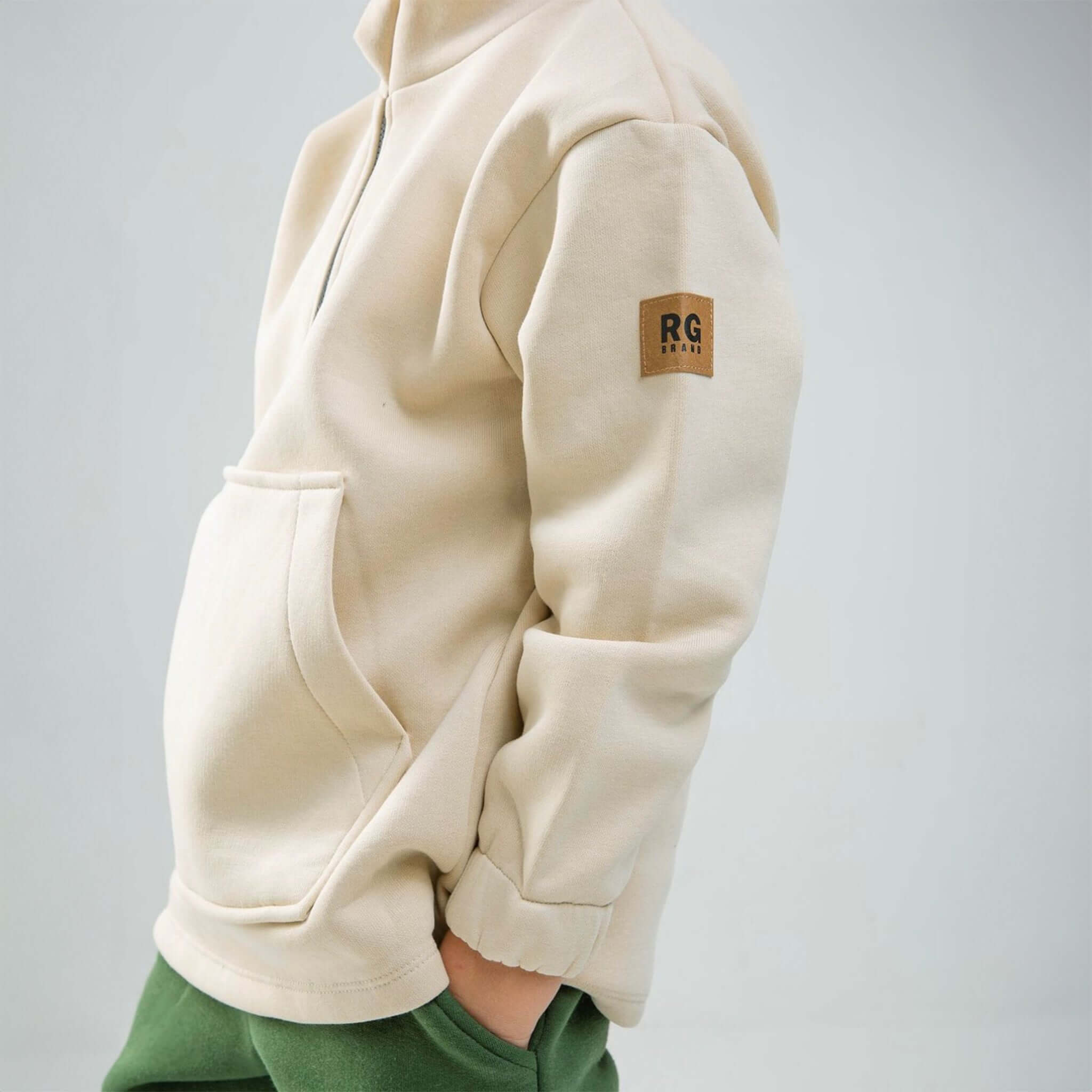 Großaufnahme des RG Kinder-Pullover aus Bio-Baumwolle