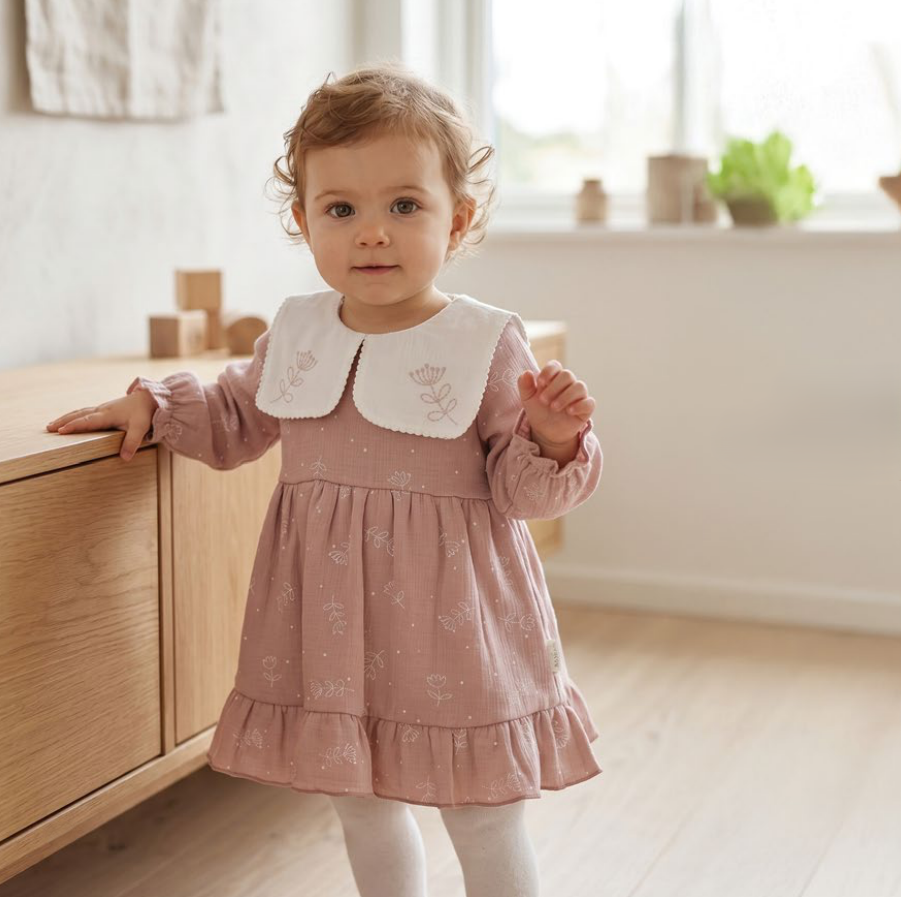 Babykleid mit besticktem Kragen – Royal Baby