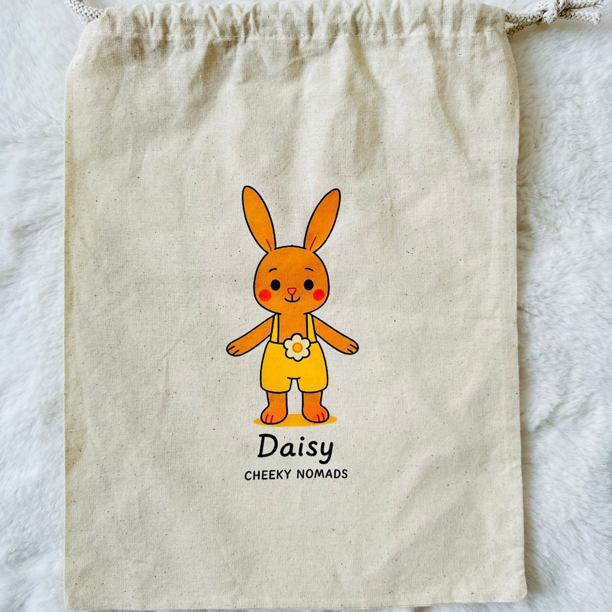 handgemachtes Bio-Amigurumi Kaninchen Daisy