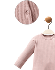 Baby Rosa Overall mit Füßen und Mütze aus Bio-Baumwolle
