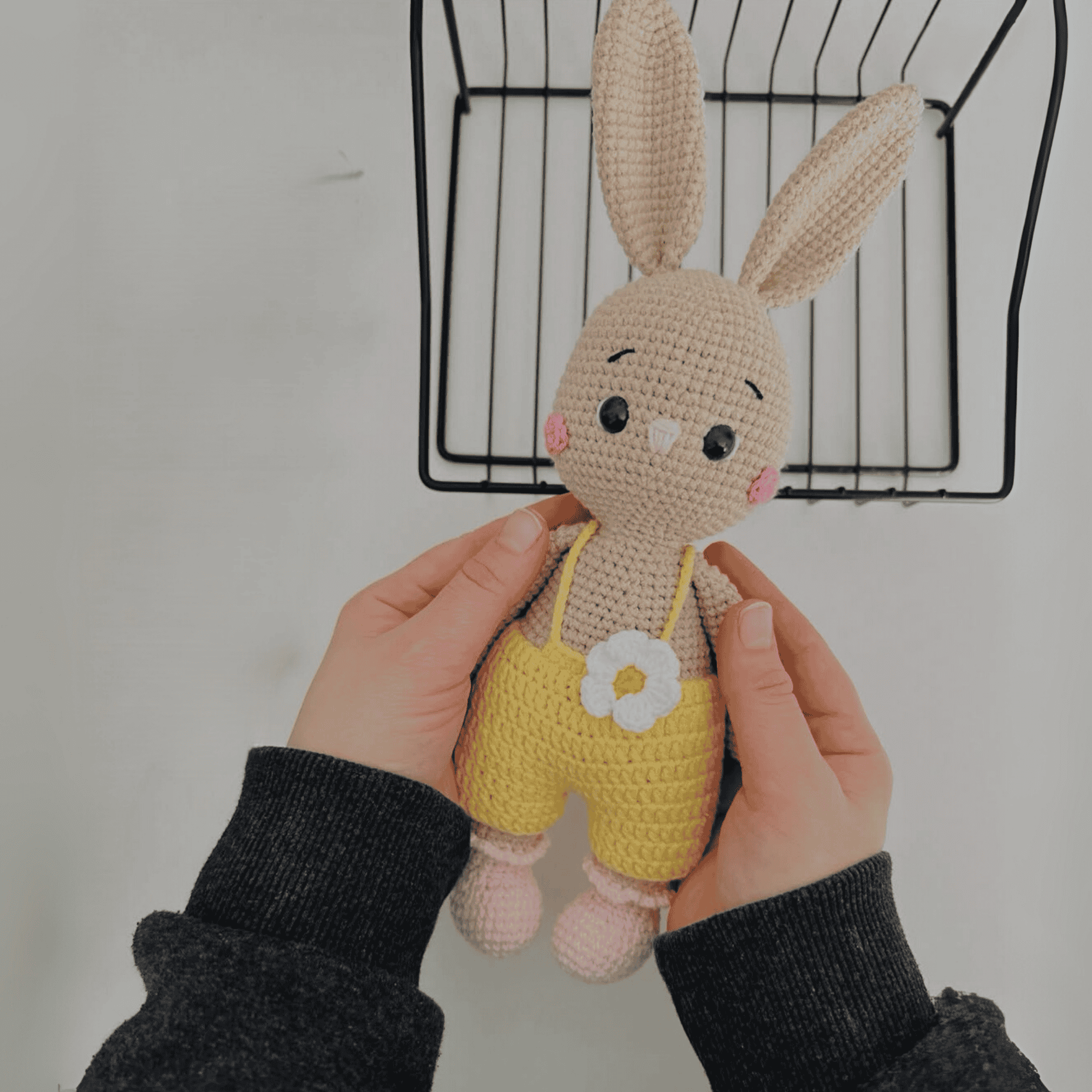 handgemachtes Bio-Amigurumi Kaninchen Daisy