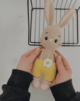 handgemachtes Bio-Häkel-Kaninchenspielzeug Daisy, Amigurumi-Spielzeug