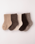 Socken in verschiedenen Farben aus Schafswolle